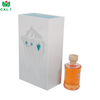 علب هدايا بشعار مطبوع للعطور ومستحضرات التجميل